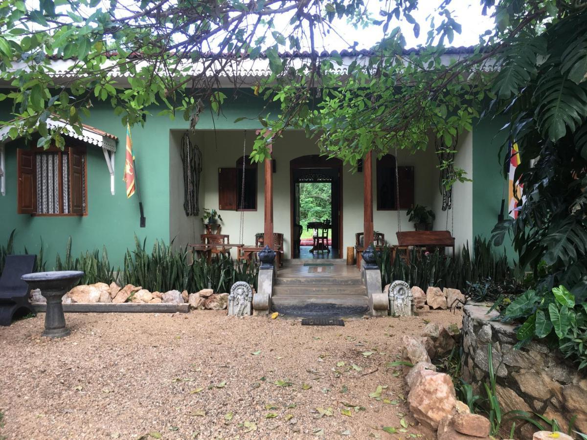 Hotel Owls Nest Udawalawe Exterior foto